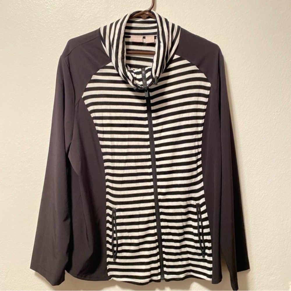 Chico’s Zenergy Shirt Women’s Size XL Full Zip Up Stripes Black White‎ Pockets